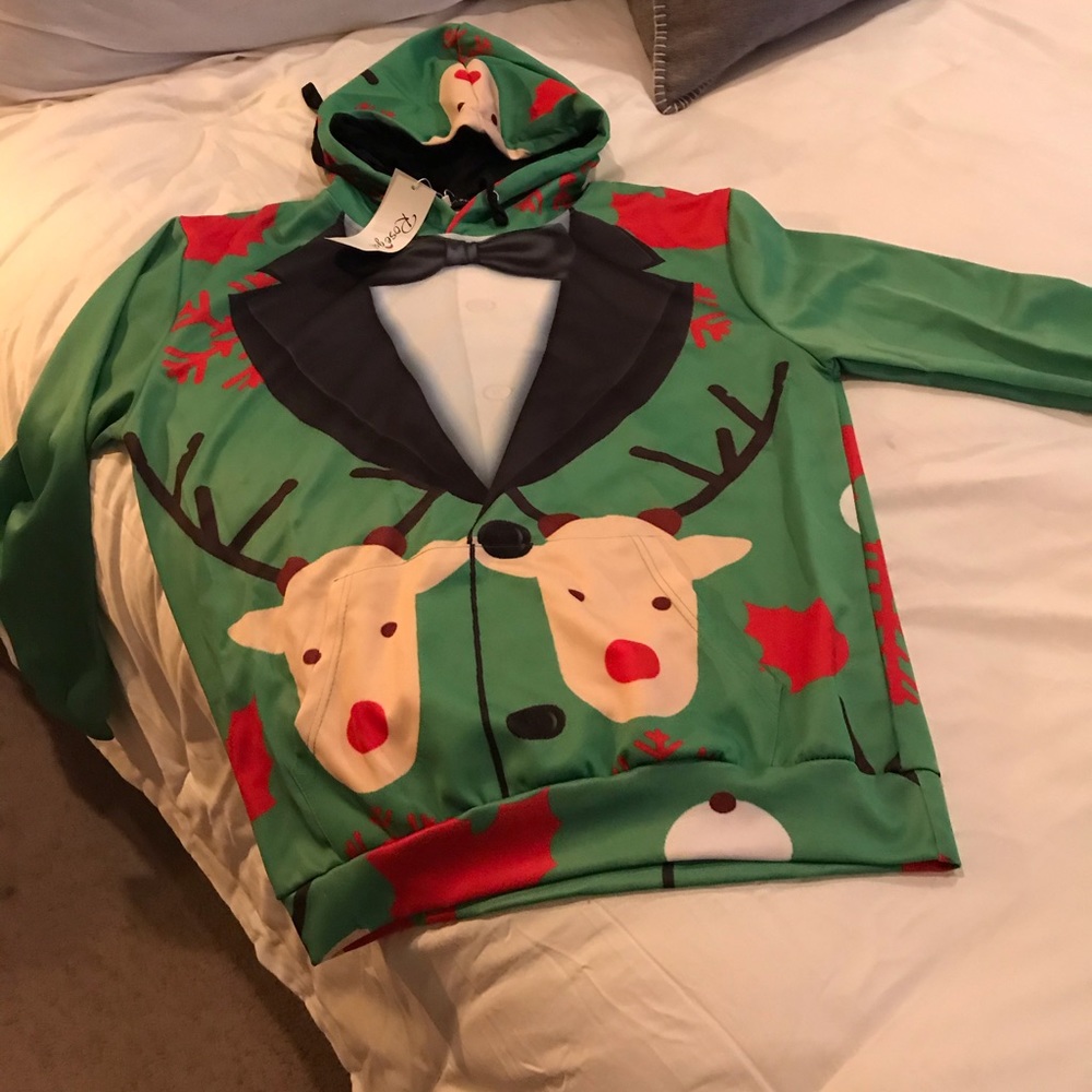 Ugly Christmas Sweatshirt 🎄 - Picture 3 of 4